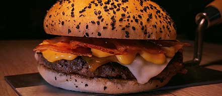 Cheese bacon burger en pregos