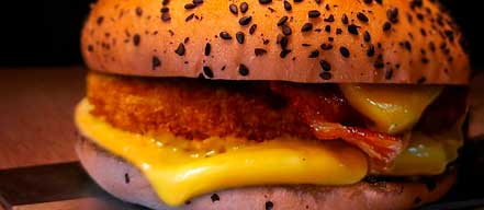 burger chicken cheese en pregos